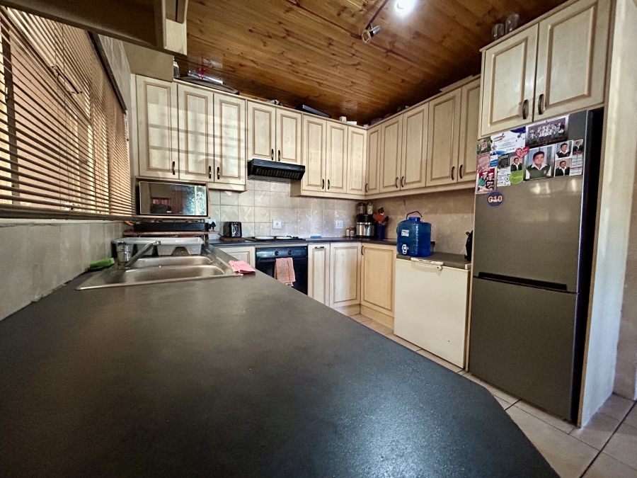 2 Bedroom Property for Sale in Fairfield Estate Western Cape